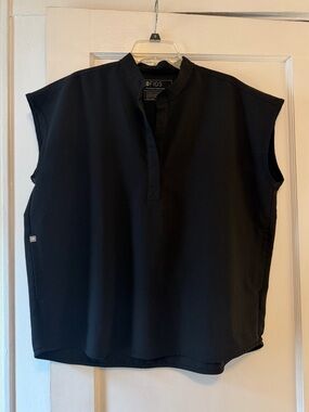 Figs Rafaela black Scrub Top large- great condition